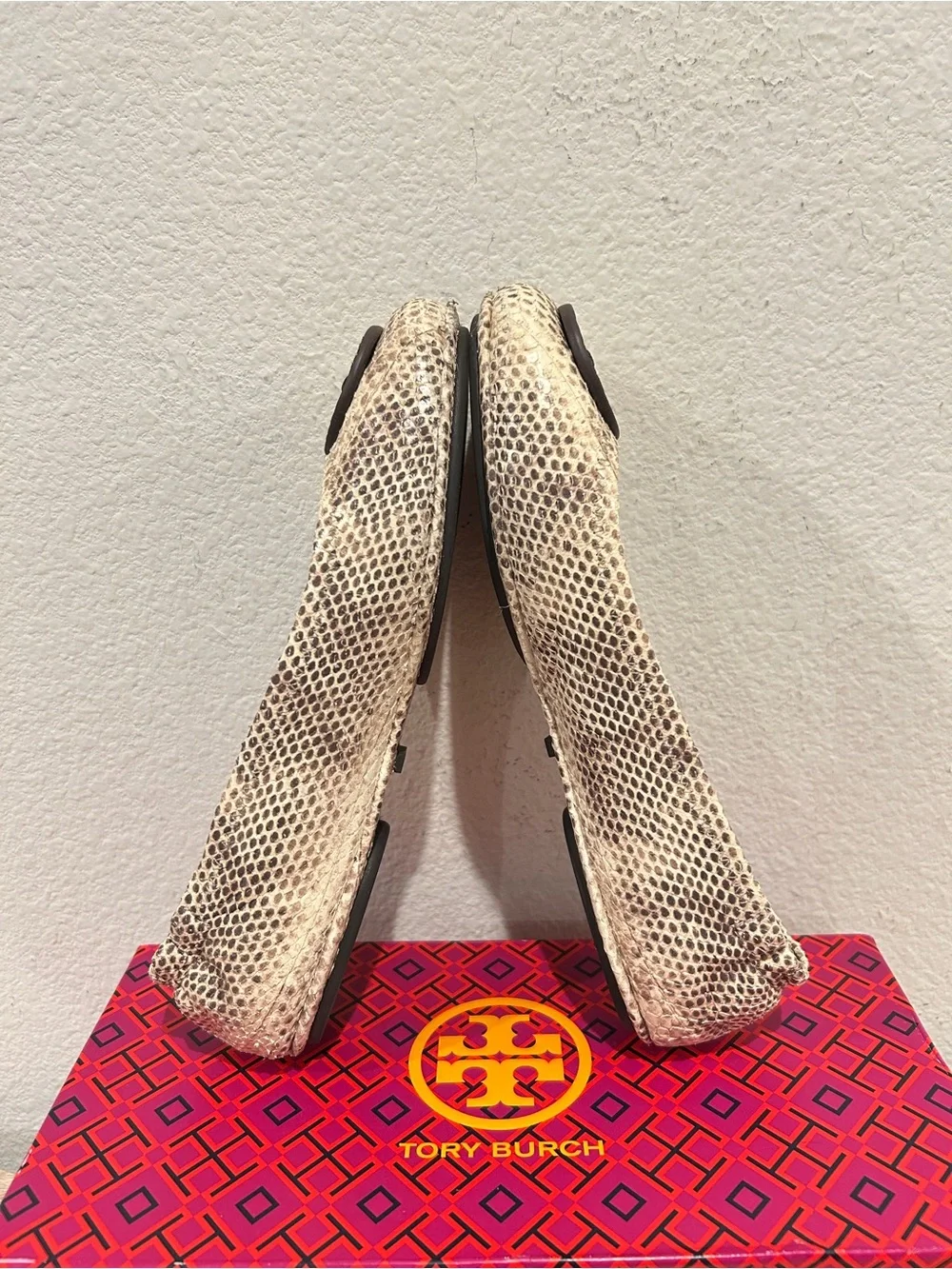 Tory Burch Minnie Travel Ballet Flats Cream Roccia Stamped Snake leather, Size 7